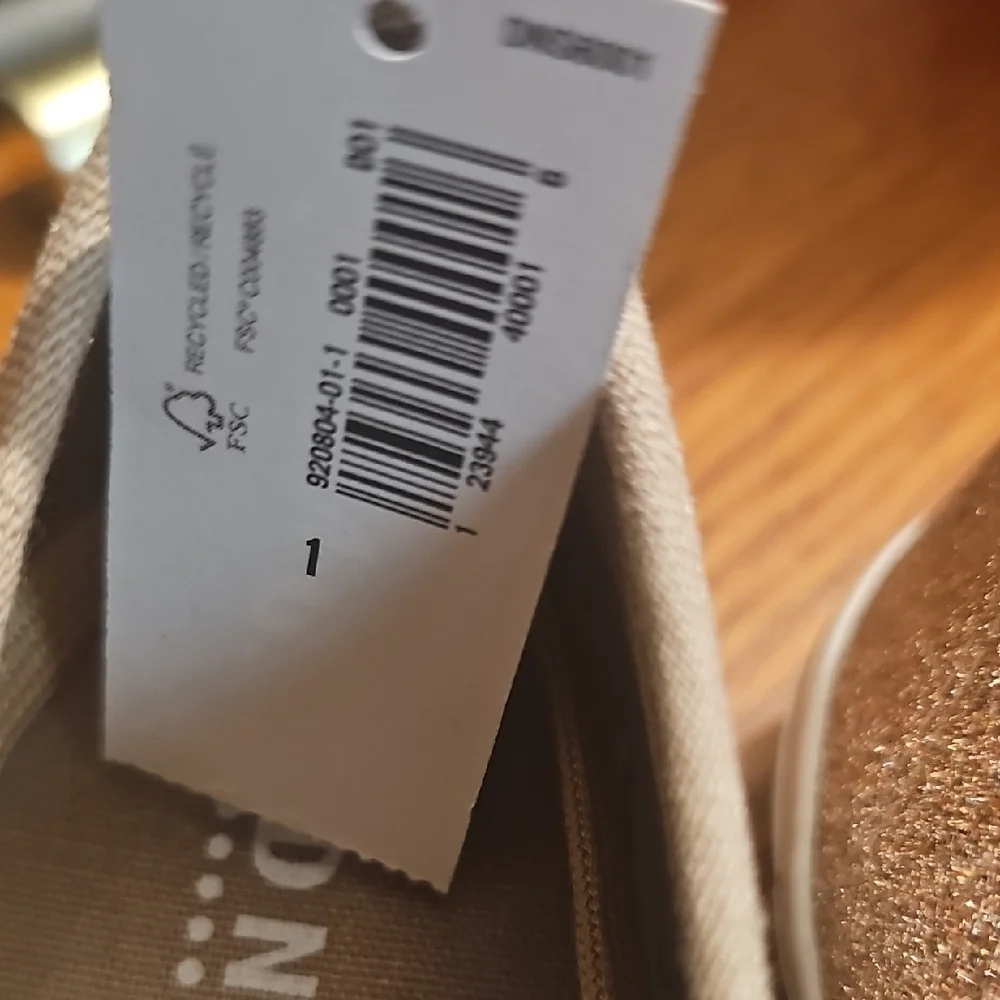 Old Navy NWT Girls Gold Glitter Sneakers Size 1
